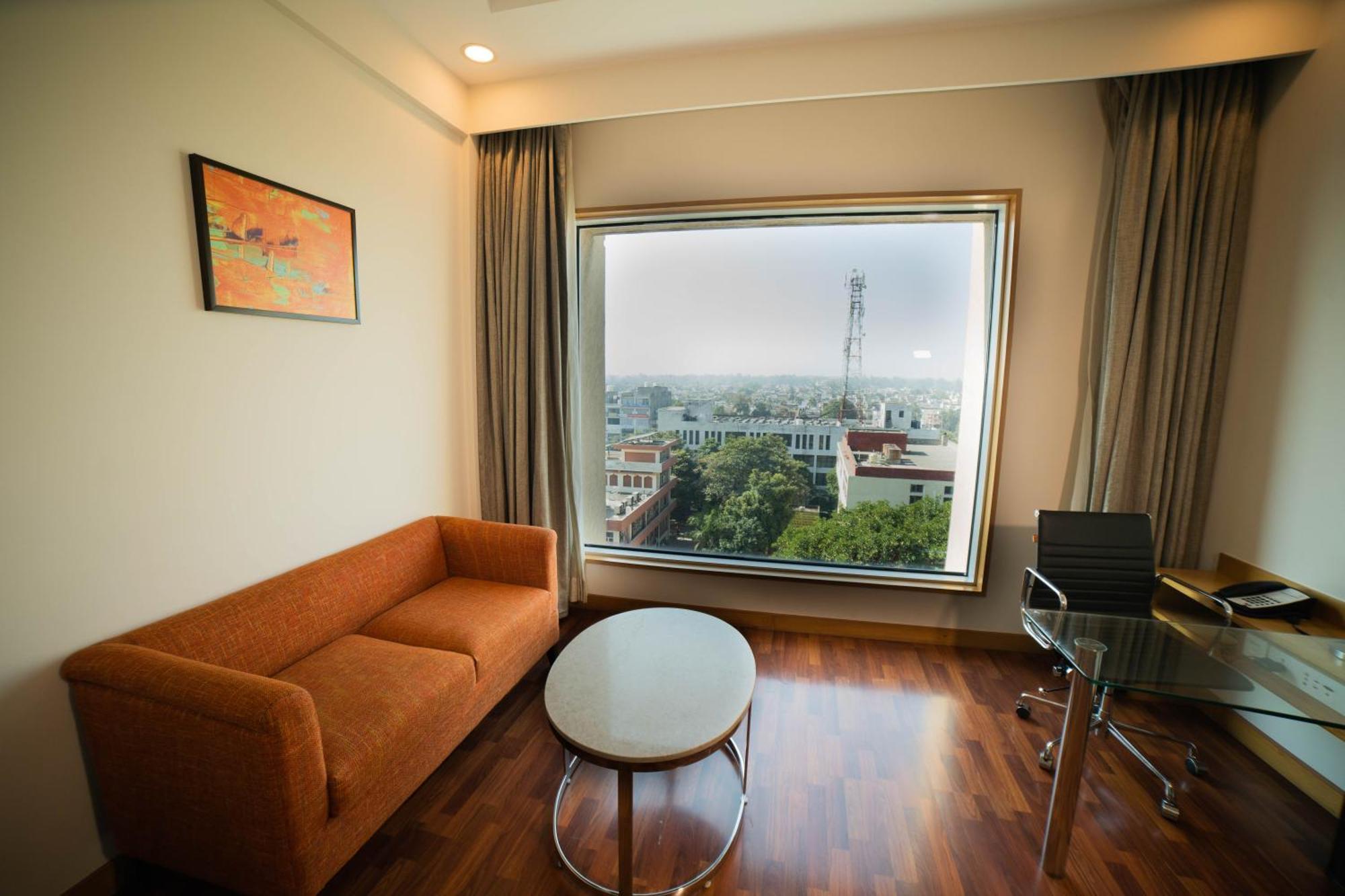 Ranjit Avenue By Ihg 4*